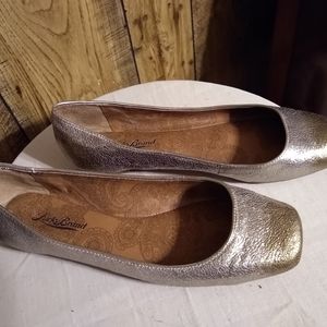 Lucky Brand ladies metallic ballet flats.